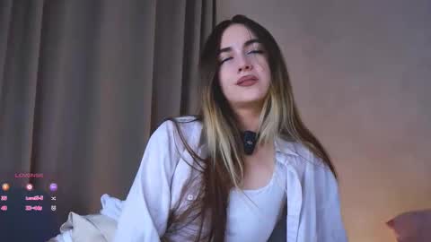 Snapshot of seeeyoubaby chatting on 10/05/25, 04:16 Slavia online show from 10/05/25, 04:16