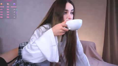 Snapshot of seeeyoubaby chatting on 10/20/25, 04:40 Slavia online show from 10/20/25, 04:40