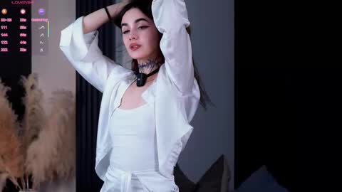 Snapshot of seeeyoubaby chatting on 11/14/25, 02:49 Slavia online show from 11/14/25, 02:49