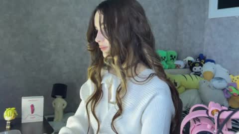 Snapshot of seeeyoubaby chatting on 04/24/26, 03:31 Slavia online show from 04/24/26, 03:31