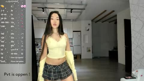 Akira Youri online show from 10/28/25, 02:04