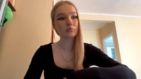 Snapshot of seemabensch chatting on 03/07/26, 12:07 Kristie online show from 03/07/26, 12:07