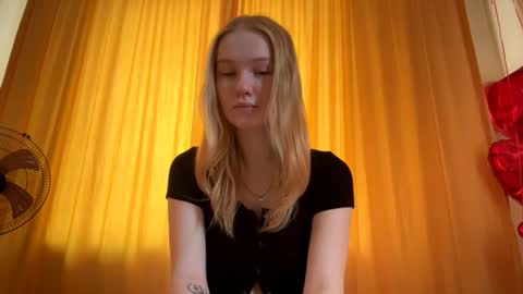 Snapshot of seemabensch chatting on 03/08/26, 12:19 Kristie online show from 03/08/26, 12:19