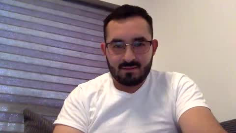 Snapshot of seficha18 chatting on 05/23/26, 11:42 seficha18 online show from 05/23/26, 11:42