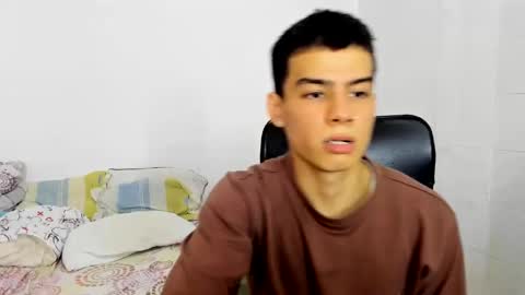 Snapshot of seigfried0 chatting on 02/19/25, 07:05 Seigfried online show from 02/19/25, 07:05