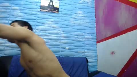 Snapshot of seigfried0 chatting on 03/07/25, 07:05 Seigfried online show from 03/07/25, 07:05