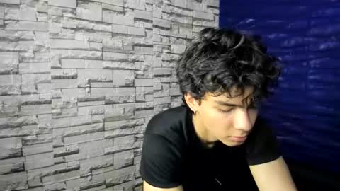 Snapshot of seigfried0 chatting on 06/19/26, 12:37 Seigfried online show from 06/19/26, 12:37