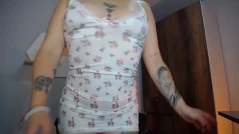 Snapshot of sejmet_5 chatting on 02/24/25, 01:46 Yeyis online show from 02/24/25, 01:46