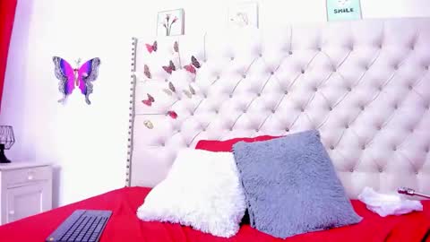 Snapshot of selena_beautyy chatting on 02/02/26, 10:19 selena_beautyy online show from 02/02/26, 10:19