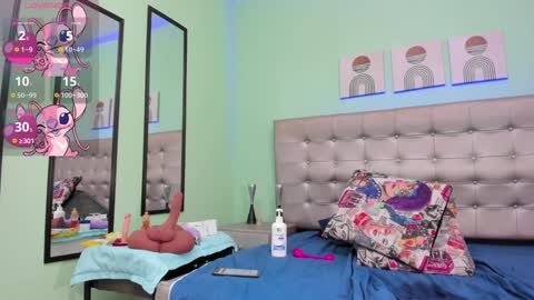 Selena online show from 02/08/25, 08:09