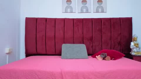 Snapshot of selena_castillo chatting on 12/16/25, 11:59 Selena online show from 12/16/25, 11:59