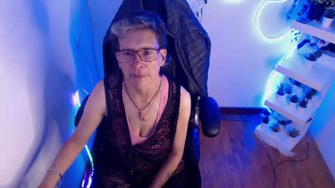 Snapshot of selena_ferreira chatting on 06/18/26, 11:25 Selena online show from 06/18/26, 11:25