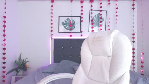 Selena online show from 03/12/25, 04:24