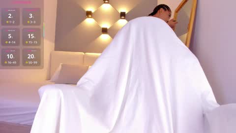 Selena online show from 11/21/25, 10:47