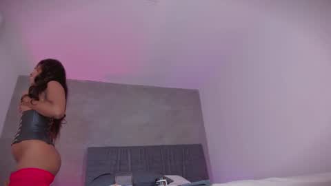 Snapshot of selena_monroy chatting on 06/19/26, 04:17 Selena online show from 06/19/26, 04:17