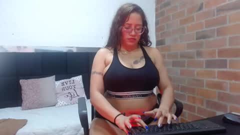 Selena online show from 10/10/25, 01:04