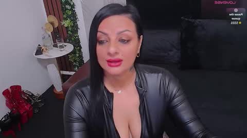 Selene online show from 11/18/25, 05:45