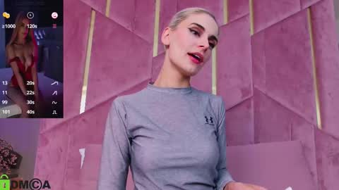 Selena online show from 09/25/25, 03:21