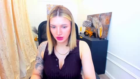 selenaemoore online show from 05/27/26, 03:47