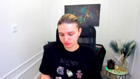 selenaemoore online show from 06/27/26, 03:55