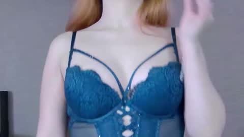 Snapshot of selenahanson chatting on 01/10/26, 12:56 SelenaHanson online show from 01/10/26, 12:56