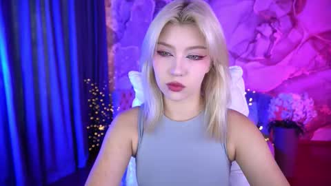 selenairis online show from 09/19/25, 06:26