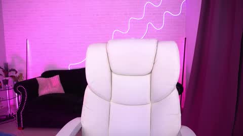 selenairis online show from 11/04/25, 09:25