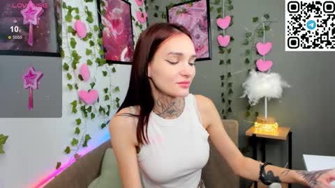 Selena online show from 09/26/25, 01:53