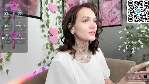 Selena online show from 09/29/25, 12:05