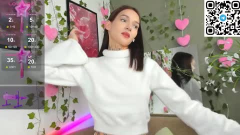 Selena online show from 10/08/25, 01:14