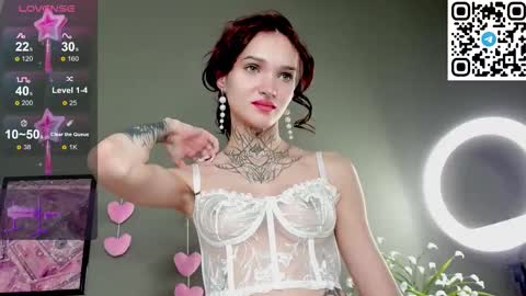 Selena online show from 10/11/25, 02:11