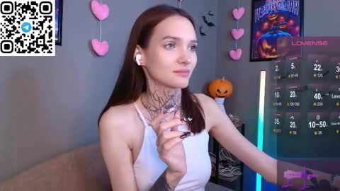 Selena online show from 11/01/25, 02:02