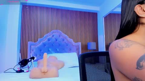 Snapshot of selenastonne chatting on 11/16/25, 08:14 selenastonne online show from 11/16/25, 08:14