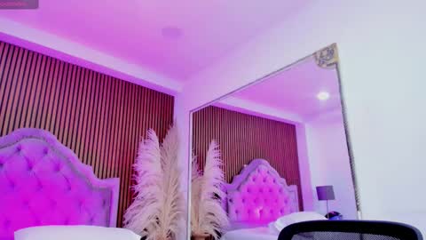 Snapshot of selenastonne chatting on 12/21/25, 02:24 selenastonne online show from 12/21/25, 02:24