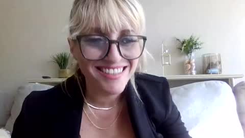Snapshot of selene87502 chatting on 08/08/26, 10:01 selene87502 online show from 08/08/26, 10:01