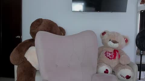 Snapshot of selene_king22 chatting on 07/08/26, 01:59 Alejandra online show from 07/08/26, 01:59