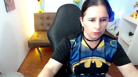 Snapshot of selene_mom chatting on 02/22/25, 02:08 selene online show from 02/22/25, 02:08