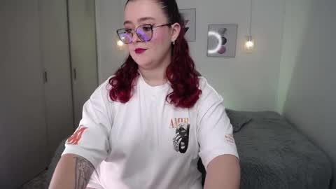 Snapshot of selene_rouse_ chatting on 04/01/26, 11:02 selene_rouse_ online show from 04/01/26, 11:02