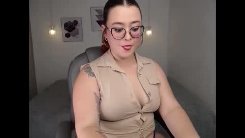 Snapshot of selene_rouse_ chatting on 04/14/26, 11:33 selene_rouse_ online show from 04/14/26, 11:33