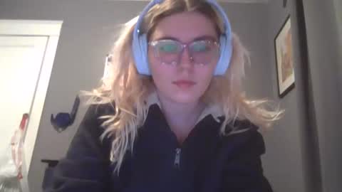 Snapshot of selenebaby chatting on 01/20/25, 03:15 Selene online show from 01/20/25, 03:15