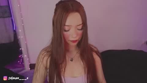 Snapshot of selenee___e chatting on 02/21/25, 02:50 selene online show from 02/21/25, 02:50