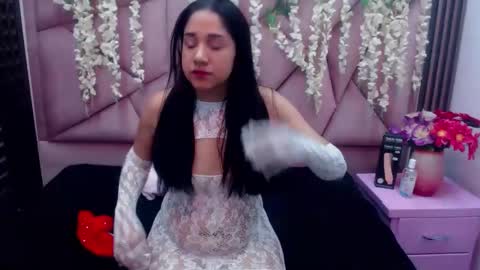 Snapshot of selenerose69 chatting on 12/04/25, 02:10 selenerose69 online show from 12/04/25, 02:10