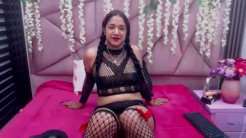 Snapshot of selenerose69 chatting on 12/05/25, 02:09 selenerose69 online show from 12/05/25, 02:09