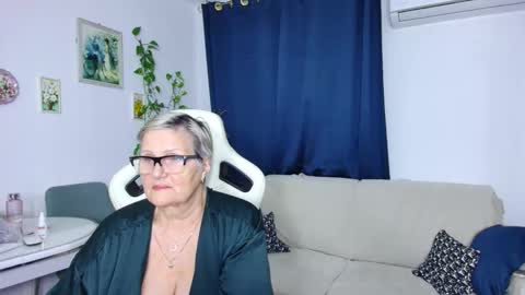 Selenna online show from 01/11/26, 06:57