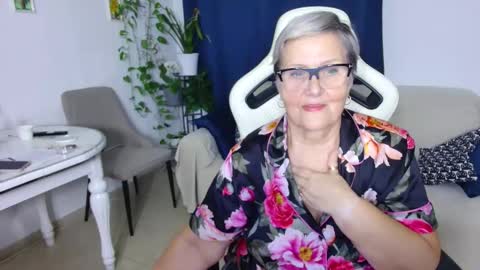 Snapshot of selenna57 chatting on 02/10/26, 07:18 Selenna online show from 02/10/26, 07:18