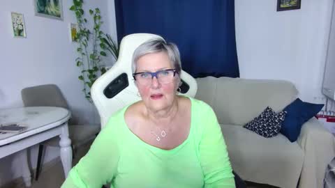 Snapshot of selenna57 chatting on 02/12/26, 07:09 Selenna online show from 02/12/26, 07:09