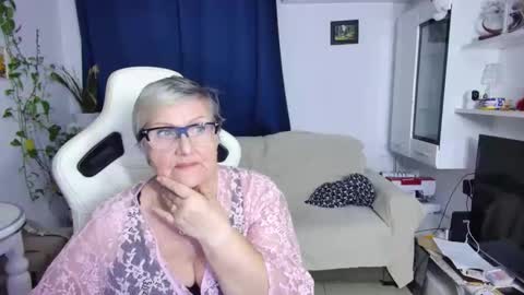 Snapshot of selenna57 chatting on 04/04/26, 05:32 Selenna online show from 04/04/26, 05:32
