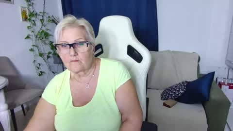 Snapshot of selenna57 chatting on 04/12/26, 05:51 Selenna online show from 04/12/26, 05:51