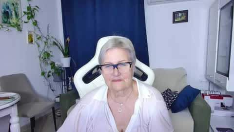 Snapshot of selenna57 chatting on 04/15/26, 05:42 Selenna online show from 04/15/26, 05:42