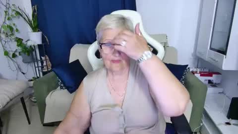 Snapshot of selenna57 chatting on 05/08/26, 05:07 Selenna online show from 05/08/26, 05:07